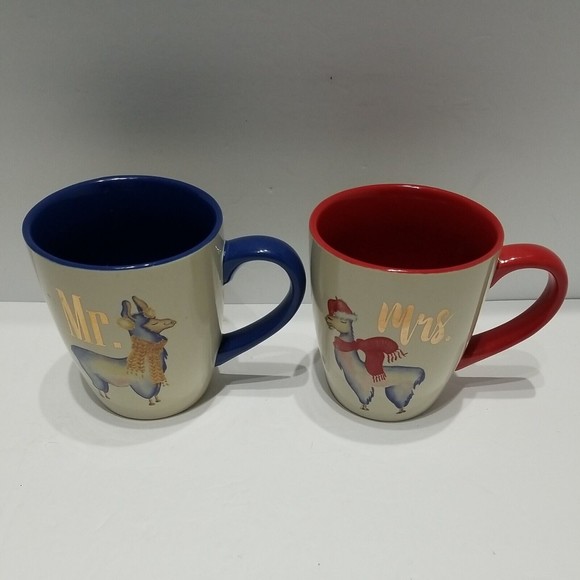 FAO Schwartz Winter Christmas Holiday Celebration  Mr & Mrs Llama Mugs 18oz - Picture 1 of 10